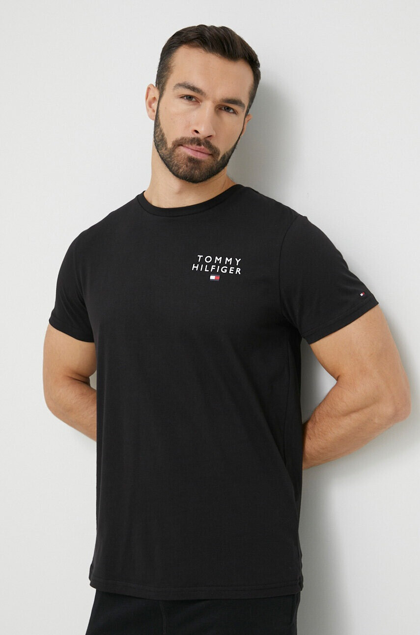 Tommy Hilfiger Памучна тениска в черно с принт - Pepit.bg
