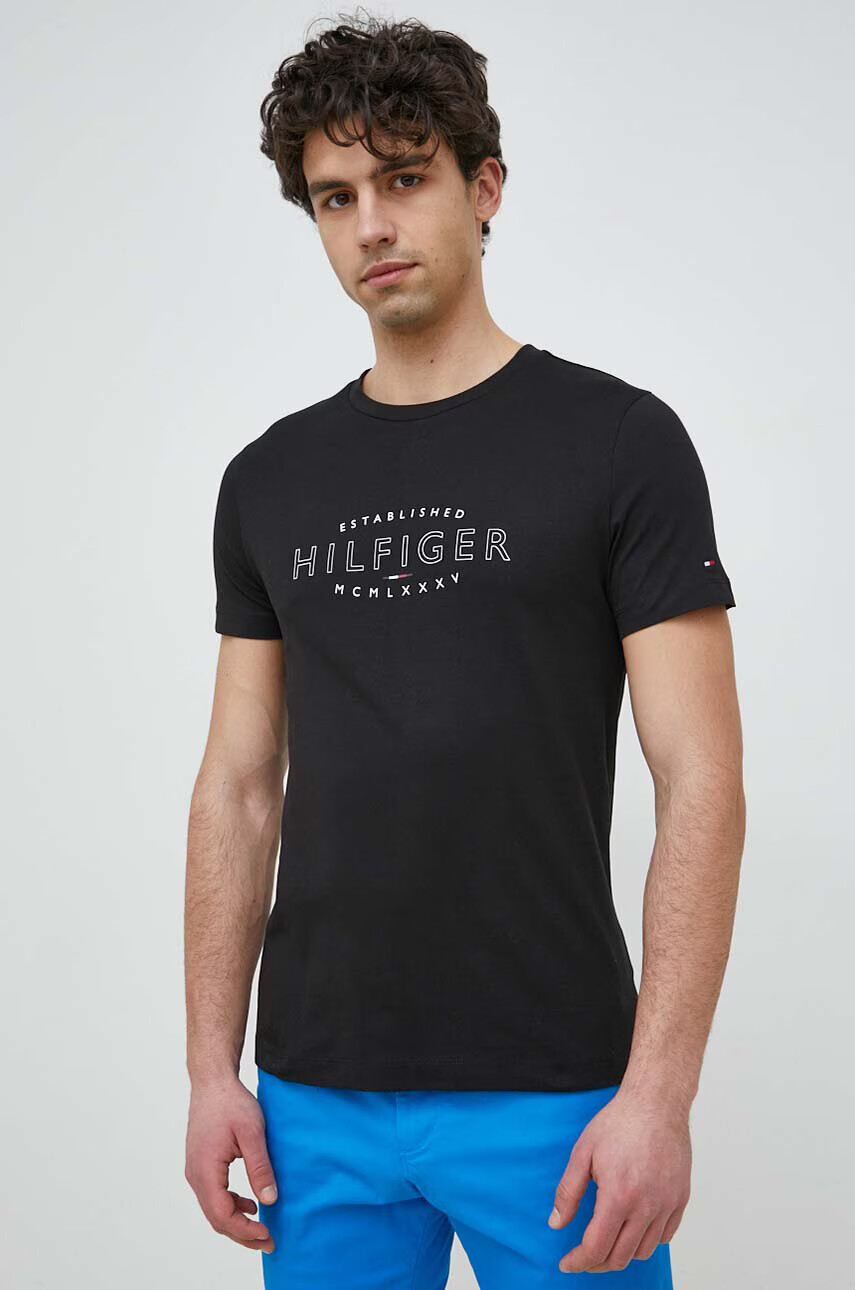 Tommy Hilfiger Памучна тениска в черно с принт - Pepit.bg