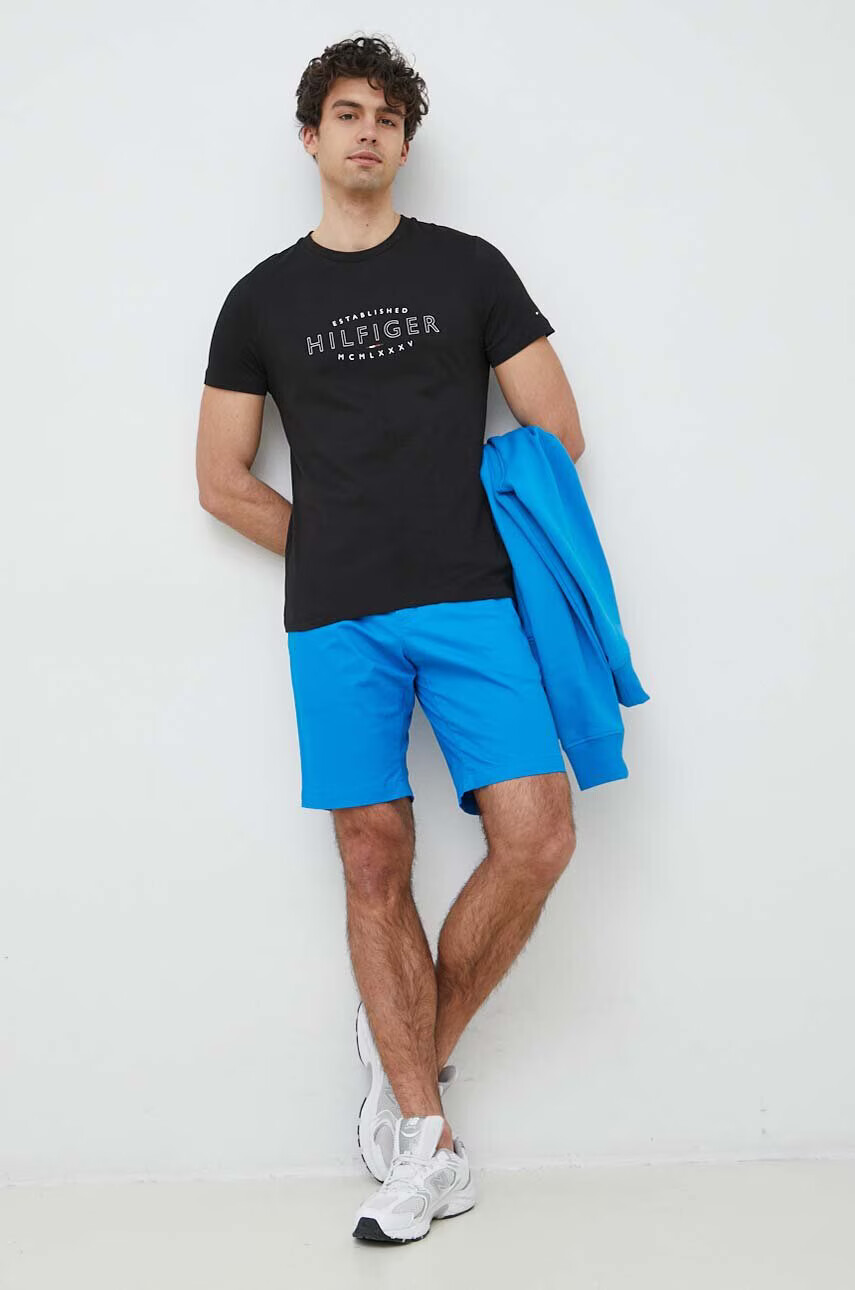 Tommy Hilfiger Памучна тениска в черно с принт - Pepit.bg