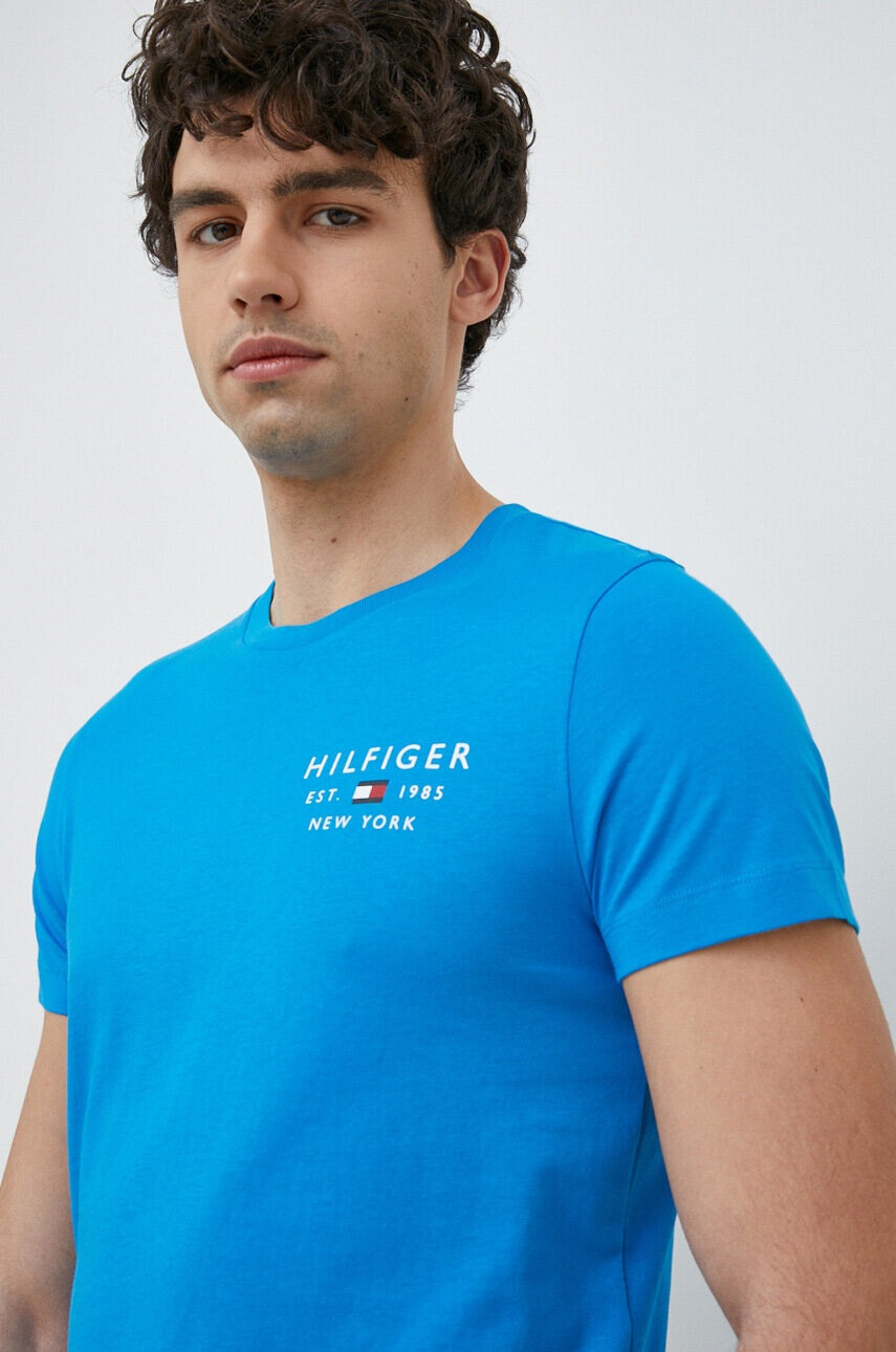 Tommy Hilfiger Памучна тениска в синьо с принт - Pepit.bg