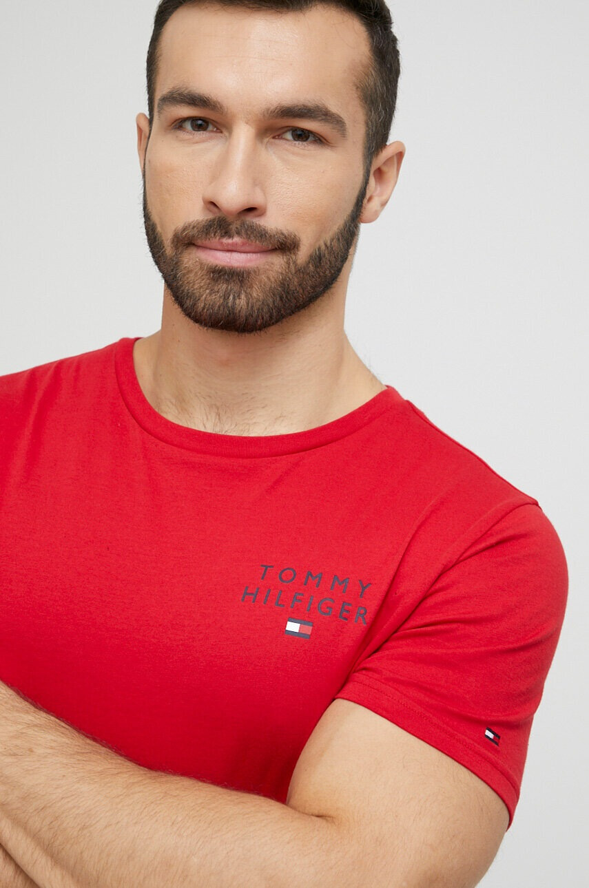 Tommy Hilfiger Памучна тениска в червено с принт - Pepit.bg