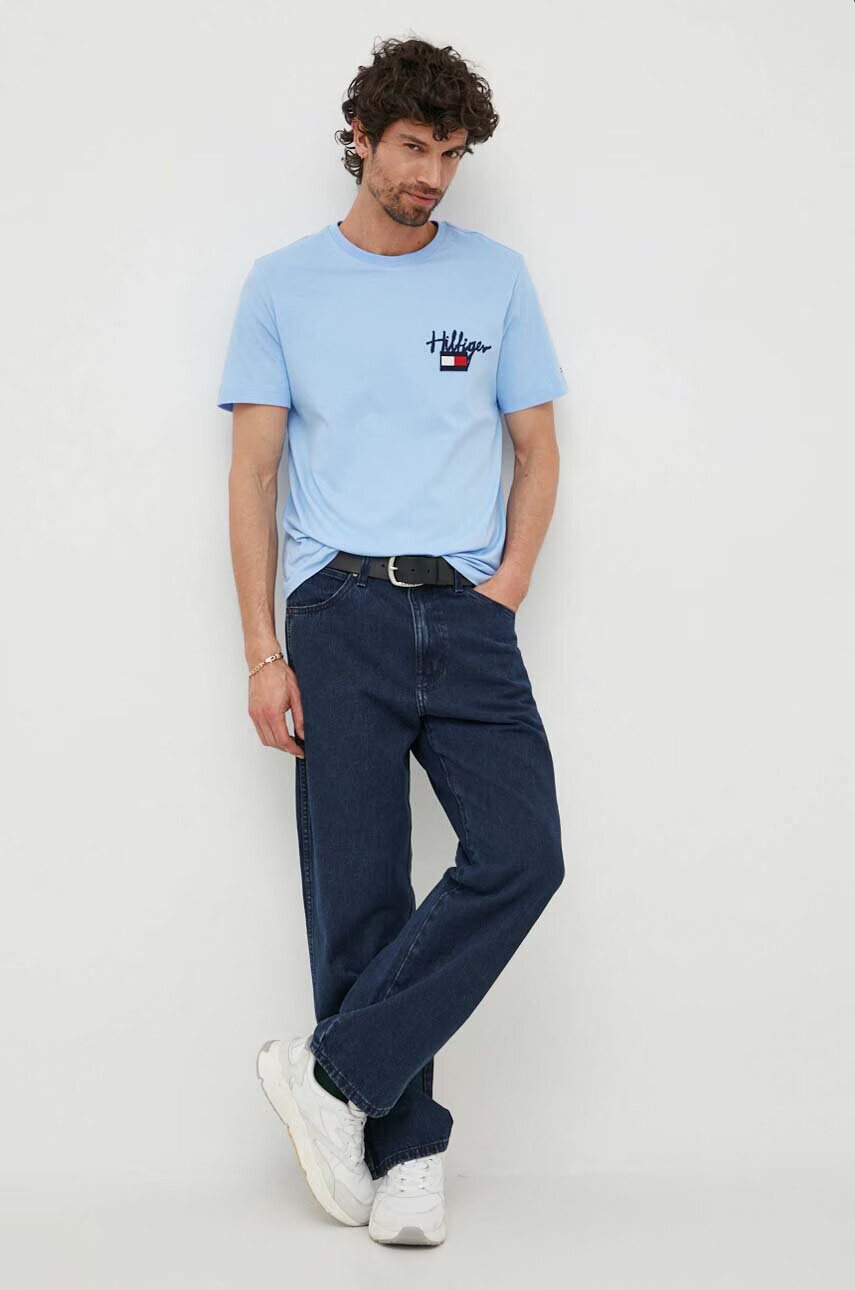 Tommy Hilfiger Памучна тениска в синьо с апликация - Pepit.bg