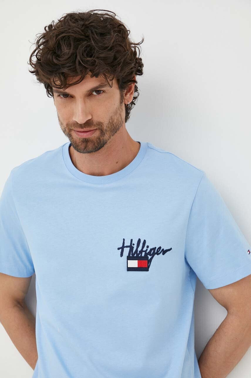 Tommy Hilfiger Памучна тениска в синьо с апликация - Pepit.bg