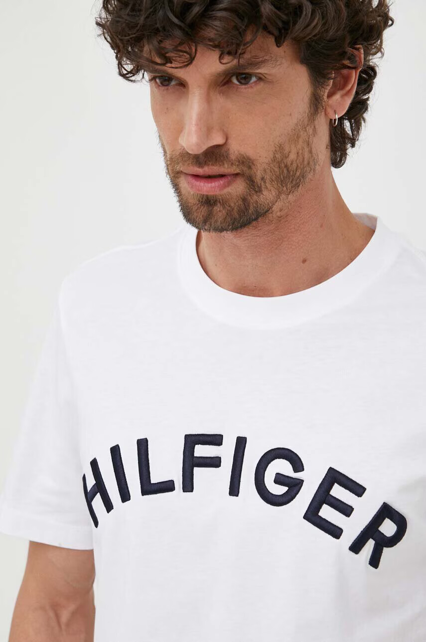 Tommy Hilfiger Памучна тениска в бяло с десен - Pepit.bg