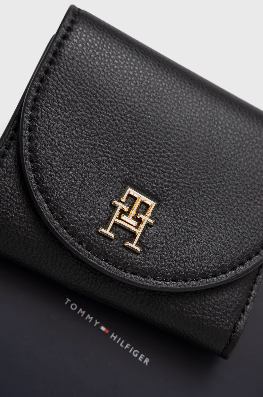 Tommy Hilfiger Портфейл дамски в черно - Pepit.bg