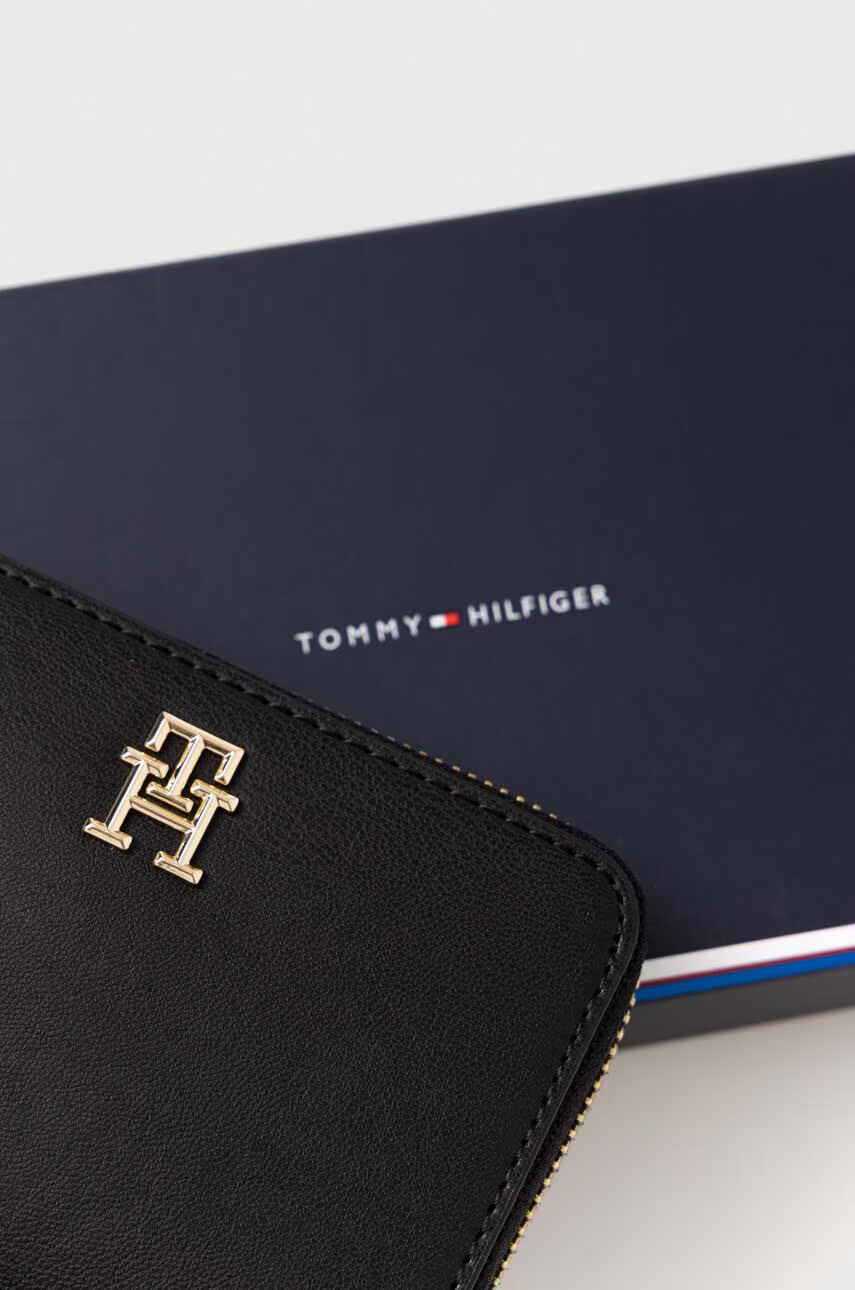 Tommy Hilfiger Портмоне дамски в черно - Pepit.bg