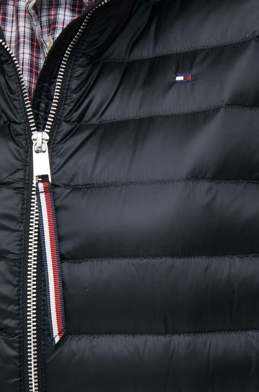 Tommy Hilfiger Пухен елек дамски в черно с преходна изолация - Pepit.bg