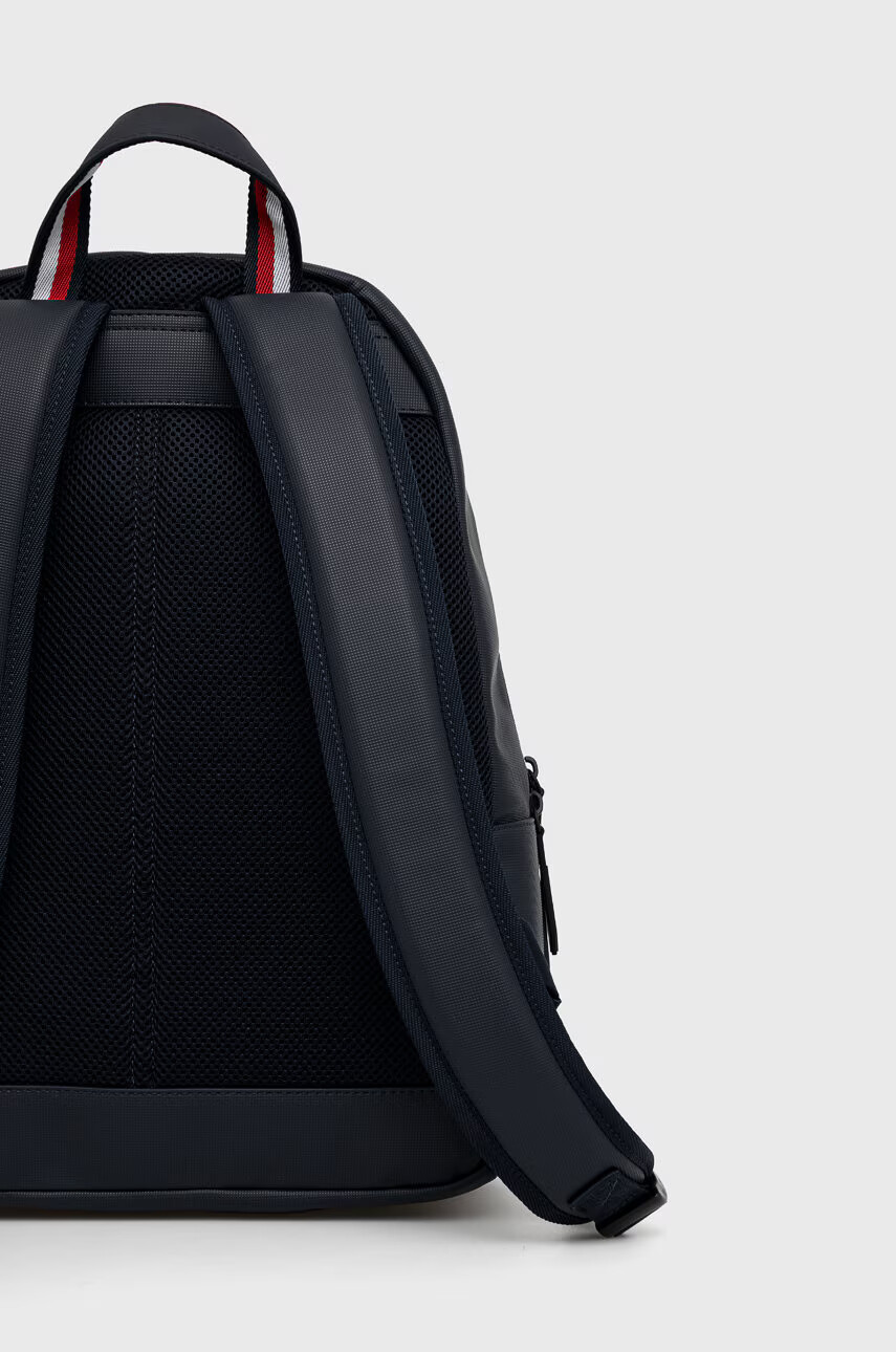 Tommy Hilfiger Раница в тъмносиньо голям размер с изчистен дизайн - Pepit.bg