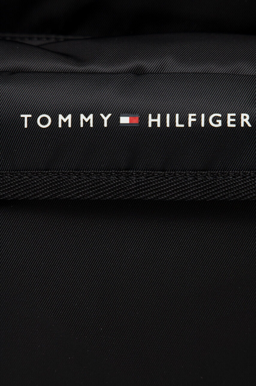 Tommy Hilfiger Раница в черно голям размер с принт - Pepit.bg