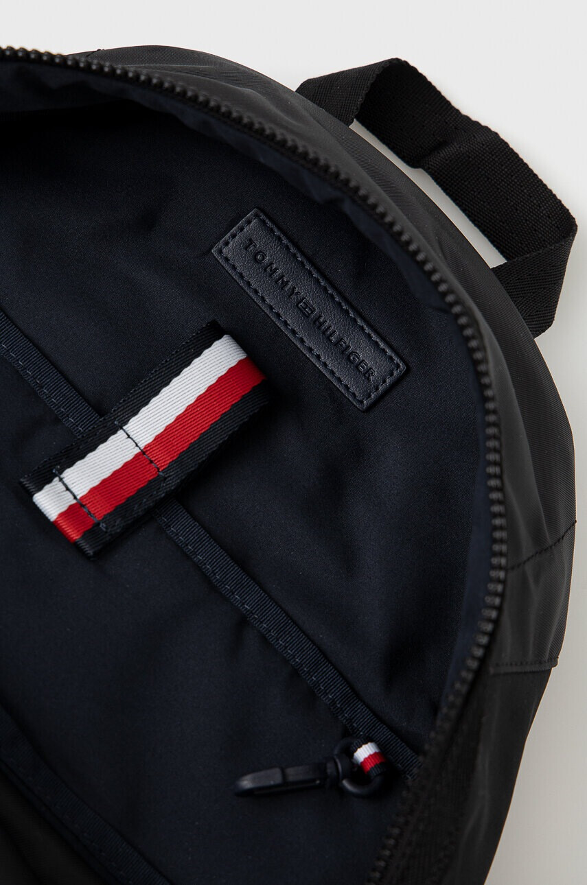 Tommy Hilfiger Раница в черно голям размер с принт - Pepit.bg