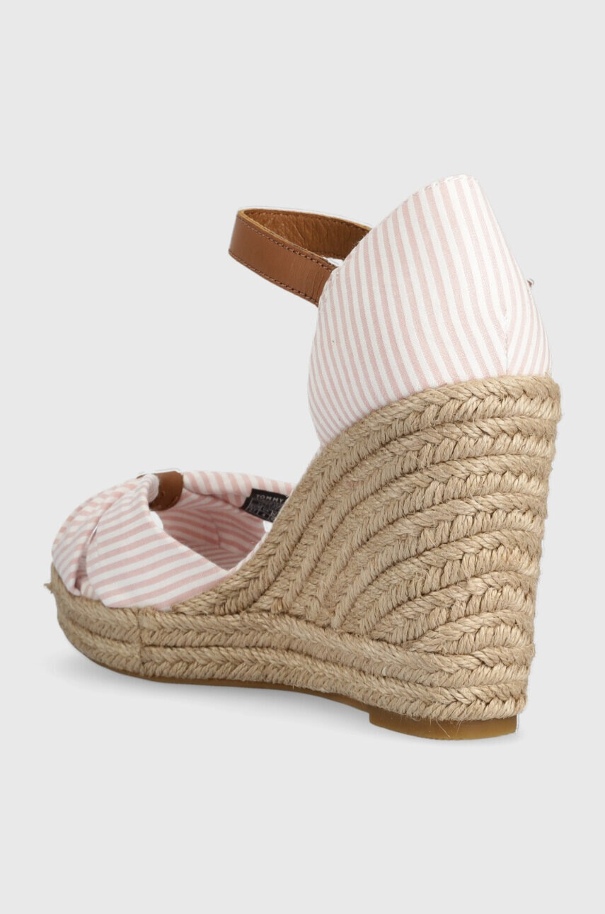 Tommy Hilfiger Сандали BASIC SEERSUCKER HIGH WEDGE в розово със скосена платформа FW0FW07160 - Pepit.bg