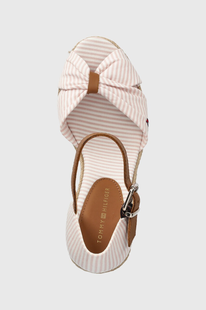 Tommy Hilfiger Сандали BASIC SEERSUCKER HIGH WEDGE в розово със скосена платформа FW0FW07160 - Pepit.bg