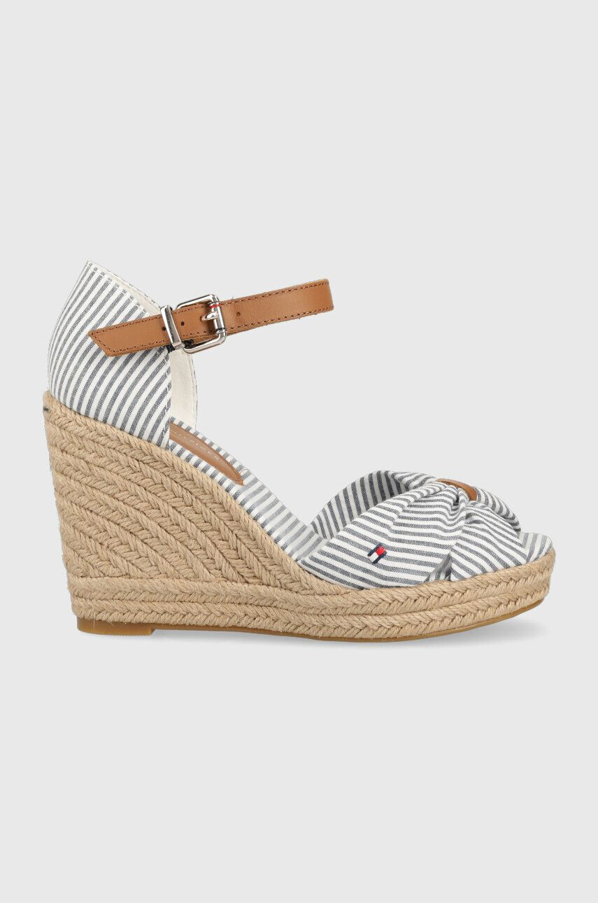 Tommy Hilfiger Сандали BASIC SEERSUCKER HIGH WEDGE в синьо със скосена платформа FW0FW07160 - Pepit.bg