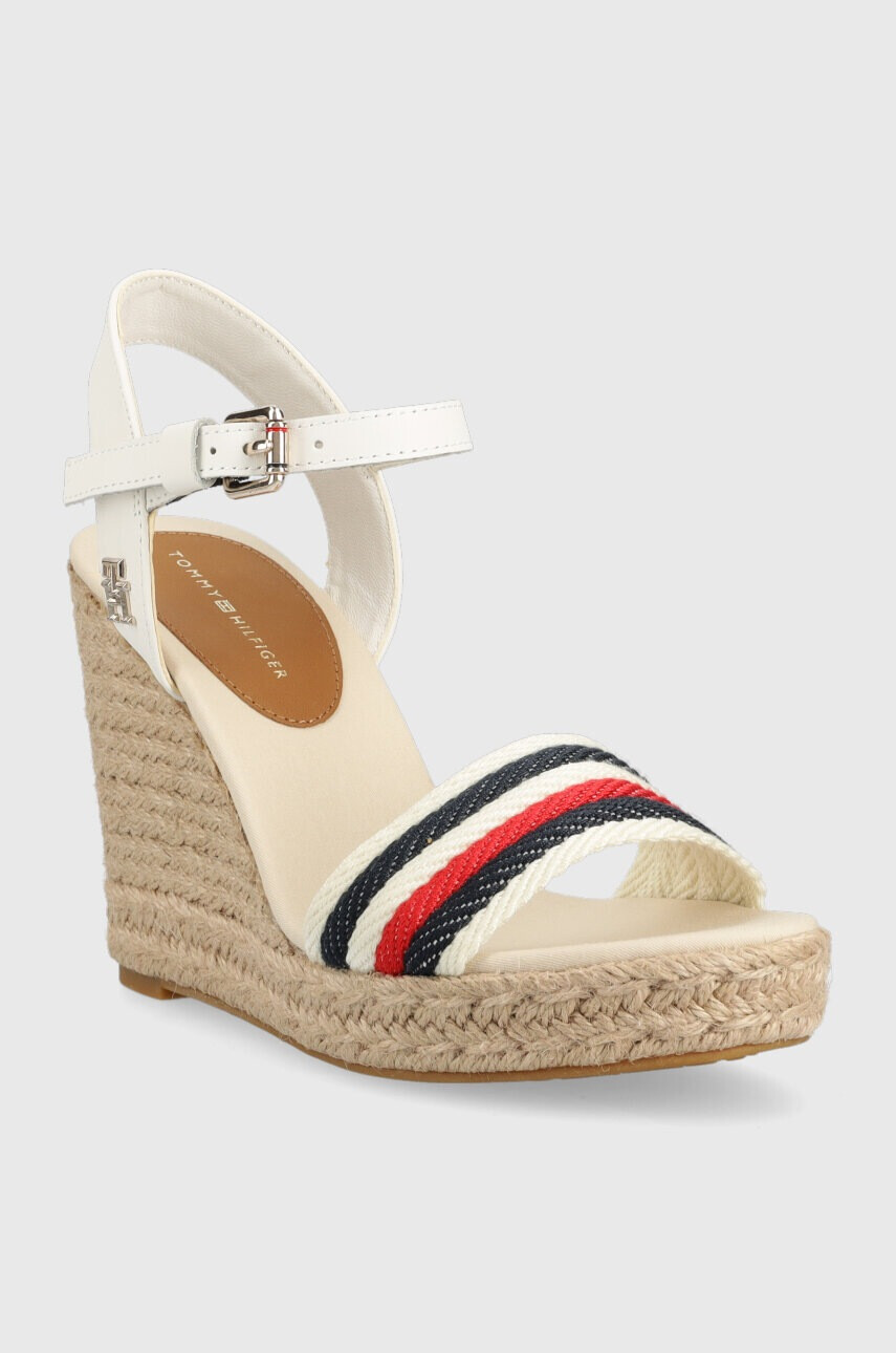 Tommy Hilfiger Сандали CORPORATE WEDGE в бежово със скосена платформа FW0FW07086 - Pepit.bg