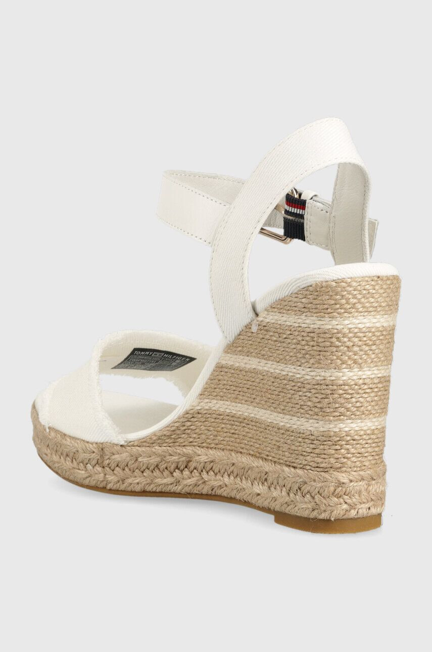 Tommy Hilfiger Сандали ECRU DENIM WEDGE SANDAL в бяло със скосена платформа FW0FW07191 - Pepit.bg