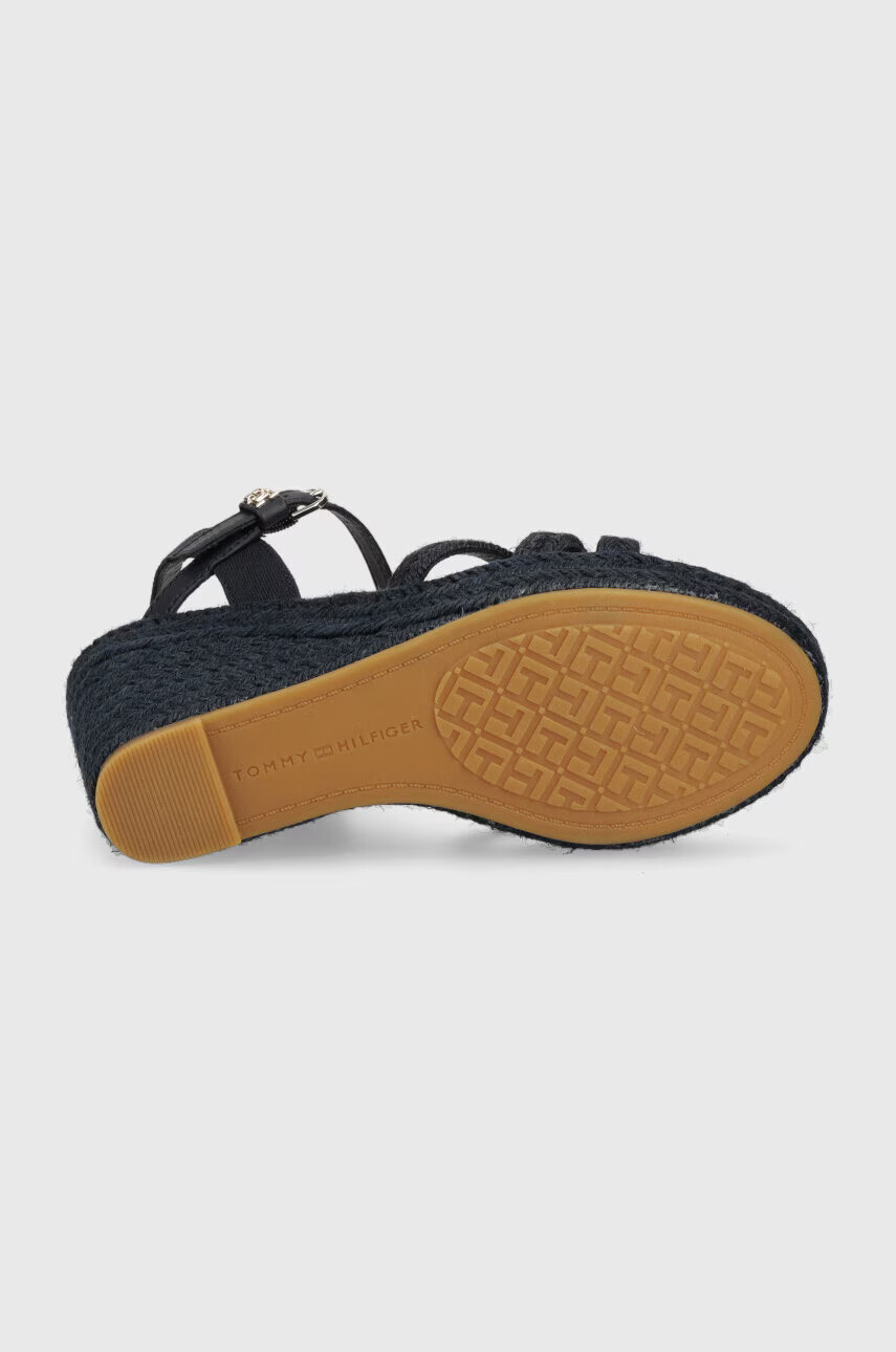 Tommy Hilfiger Сандали ESSENTIAL BASIC WEDGE SANDAL в тъмносиньо със скосена платформа FW0FW07220 - Pepit.bg