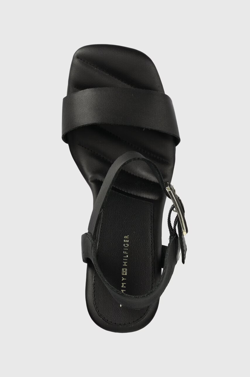 Tommy Hilfiger Сандали HARDWARE WEDGE SANDAL в черно със скосена платформа FW0FW07074 - Pepit.bg