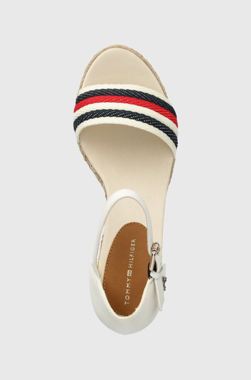 Tommy Hilfiger Сандали MID WEDGE CORPORATE в бяло със скосена платформа - Pepit.bg