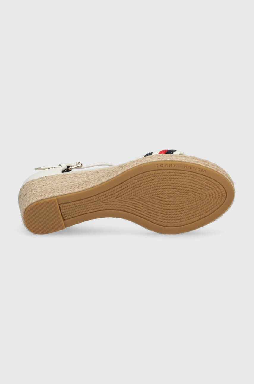 Tommy Hilfiger Сандали MID WEDGE CORPORATE в бяло със скосена платформа - Pepit.bg