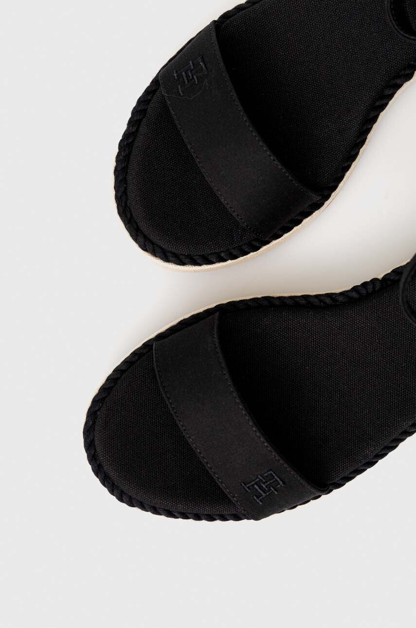Tommy Hilfiger Сандали ROPE FLATFORM в черно с платформа FW0FW07019 - Pepit.bg