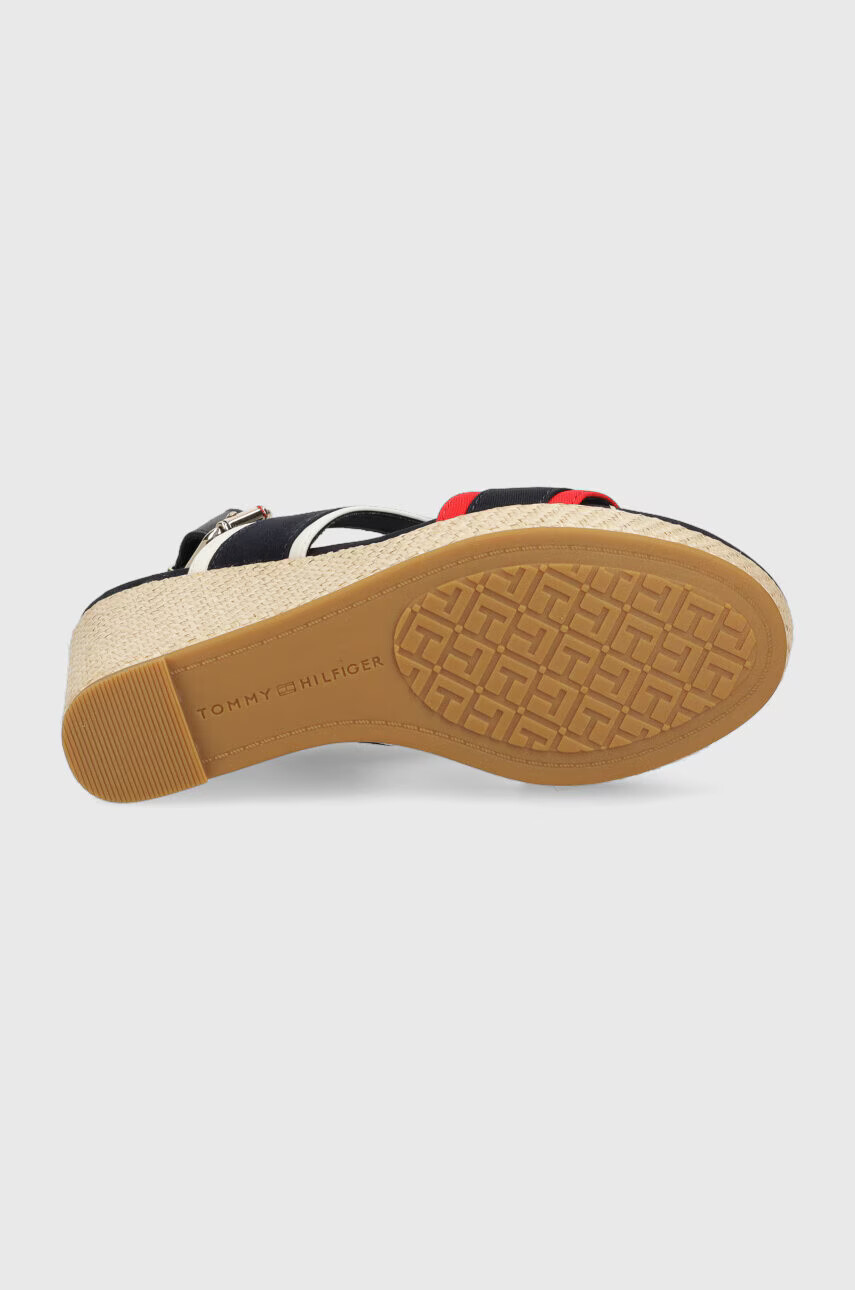 Tommy Hilfiger Сандали RWB FEMININE WEDGE в тъмносиньо със скосена платформа - Pepit.bg
