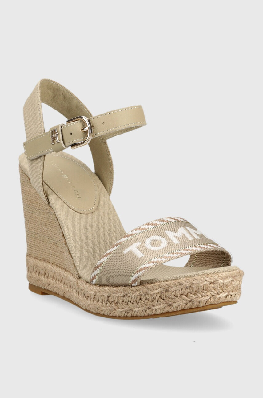 Tommy Hilfiger Сандали SEASONAL WEBBING WEDGE в бежово с платформа FW0FW07088 - Pepit.bg