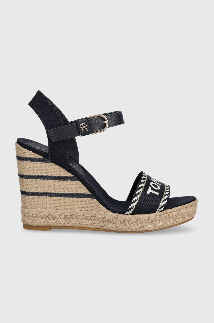 Tommy Hilfiger Сандали SEASONAL WEBBING WEDGE в тъмносиньо с платформа FW0FW07088 - Pepit.bg