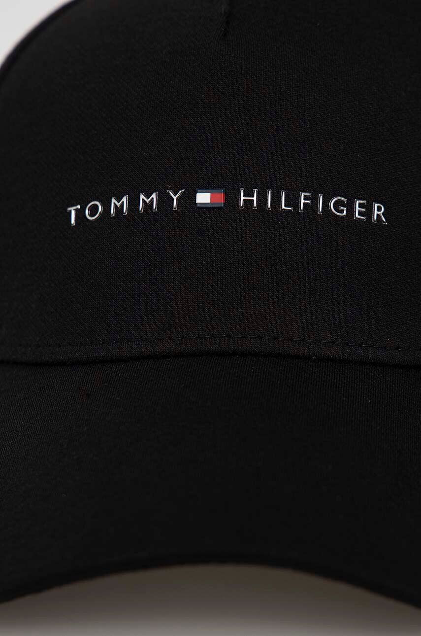 Tommy Hilfiger Шапка с козирка в черно с апликация - Pepit.bg