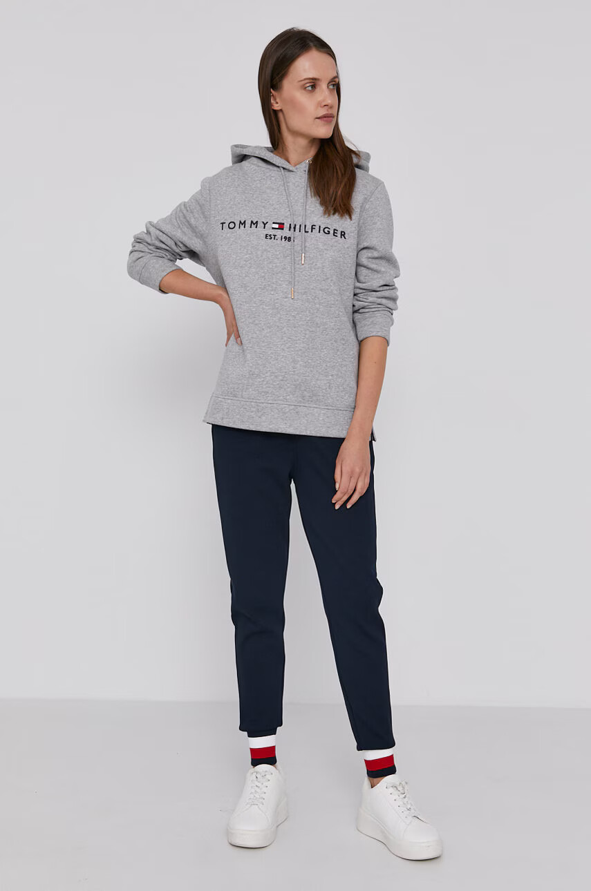Tommy Hilfiger Суичър дамски в сиво с апликация - Pepit.bg