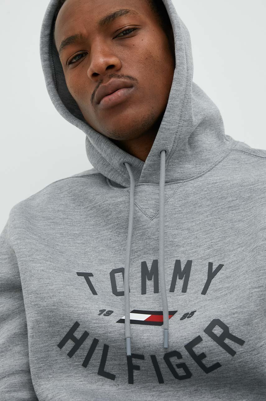 Tommy Hilfiger Суичър в синьо с апликация - Pepit.bg