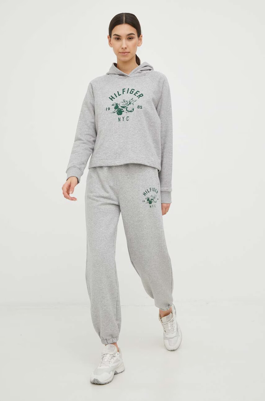Tommy Hilfiger Суичър в сиво с качулка с принт - Pepit.bg