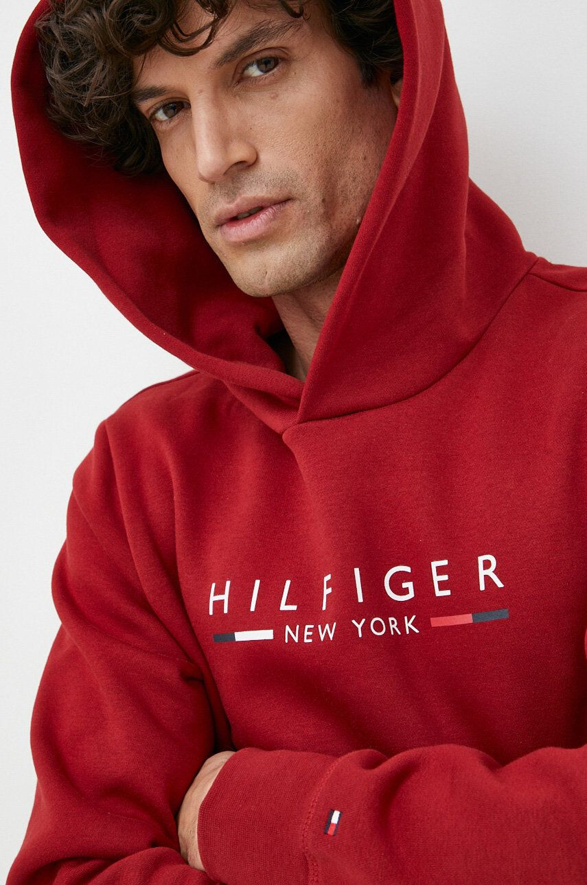 Tommy Hilfiger Суичър в бордо с качулка с принт - Pepit.bg