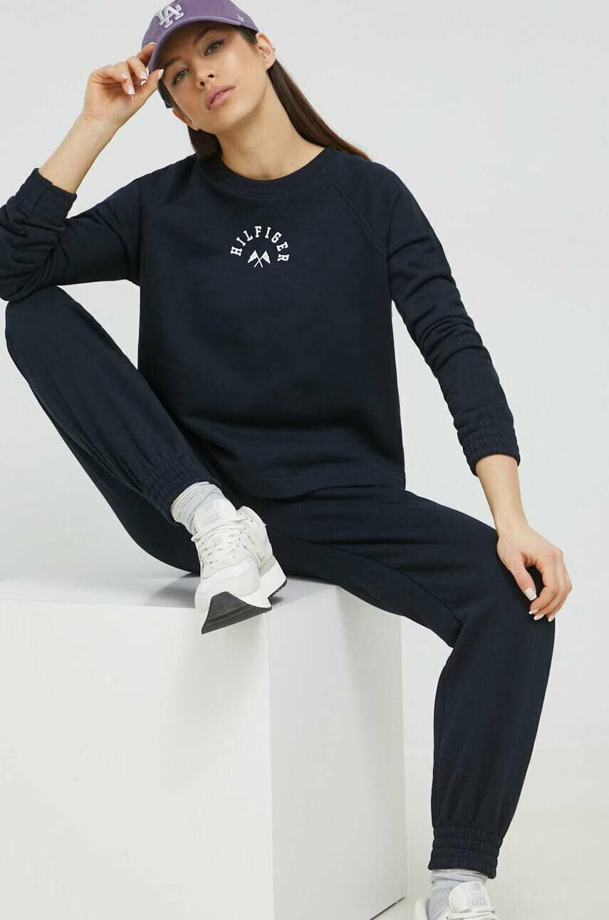Tommy Hilfiger Суичър в тъмносиньо с апликация - Pepit.bg
