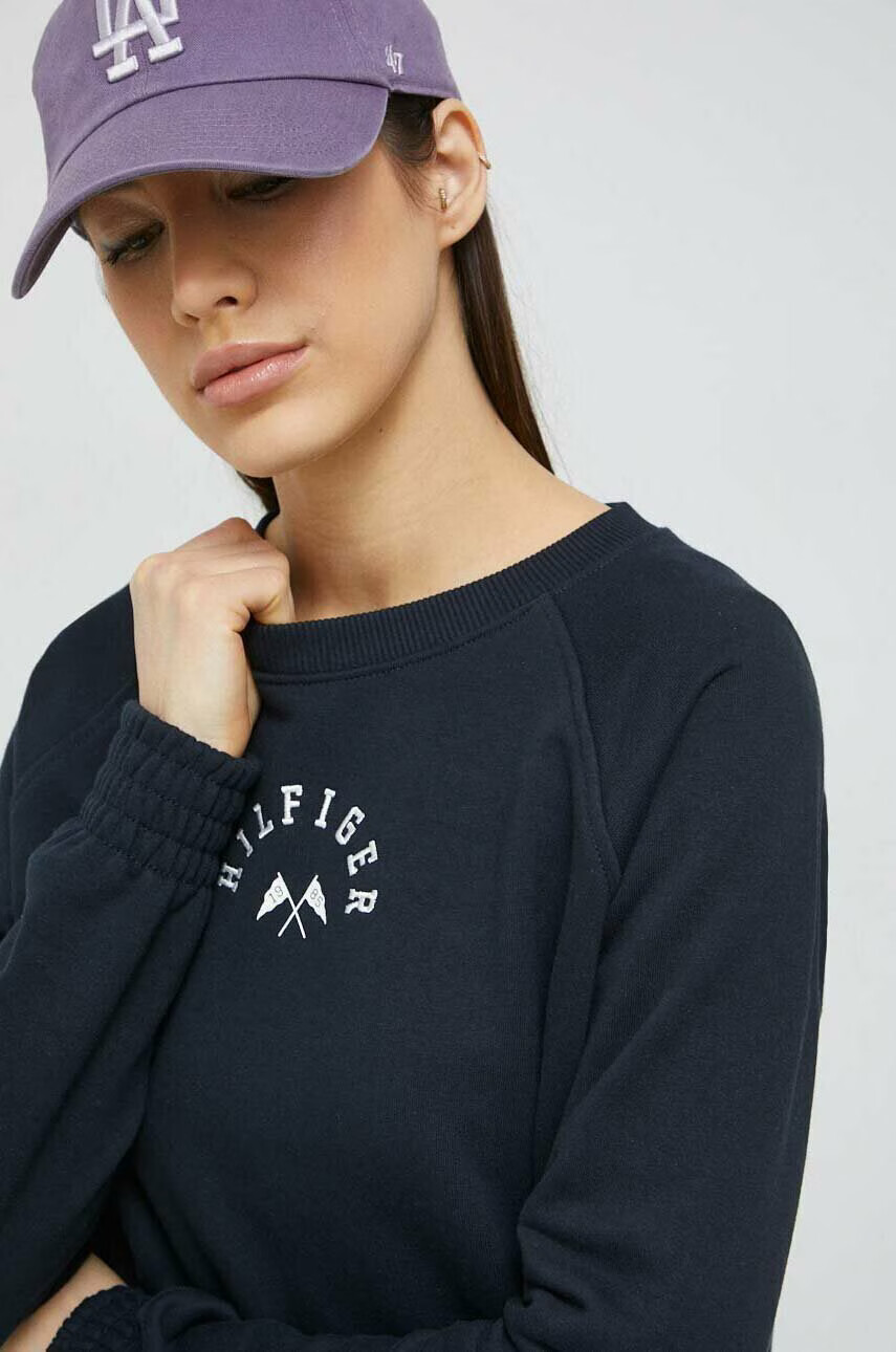 Tommy Hilfiger Суичър в тъмносиньо с апликация - Pepit.bg