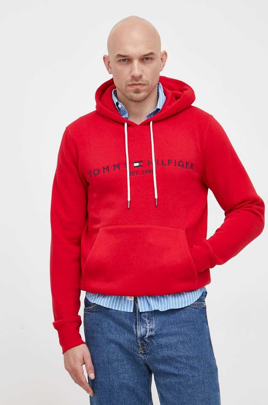 Tommy Hilfiger Суичър в червено с качулка с апликация - Pepit.bg