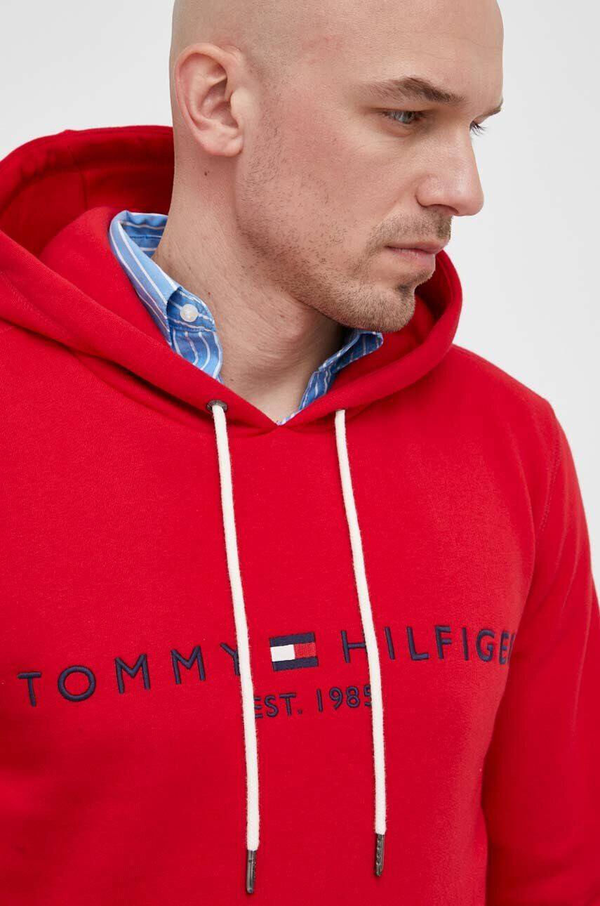 Tommy Hilfiger Суичър в червено с качулка с апликация - Pepit.bg