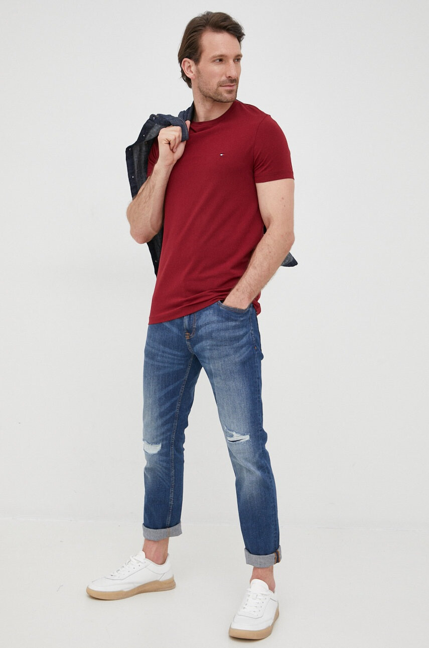 Tommy Hilfiger Тениска в бордо с изчистен дизайн - Pepit.bg