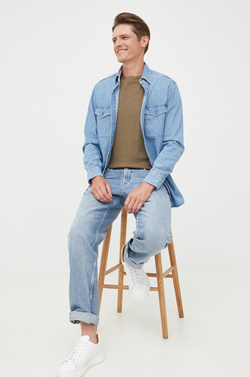 Tommy Hilfiger Тениска в зелено с изчистен дизайн - Pepit.bg