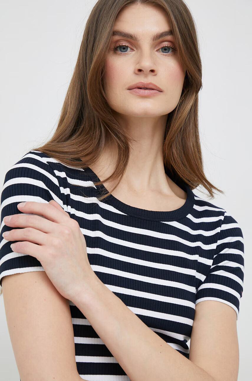Tommy Hilfiger Тениска в черно - Pepit.bg
