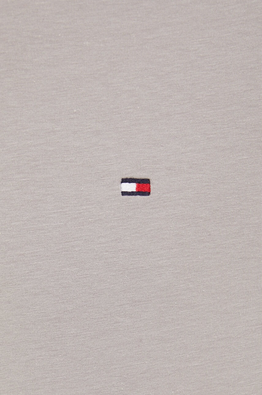 Tommy Hilfiger Тениска в сиво с изчистен дизайн - Pepit.bg