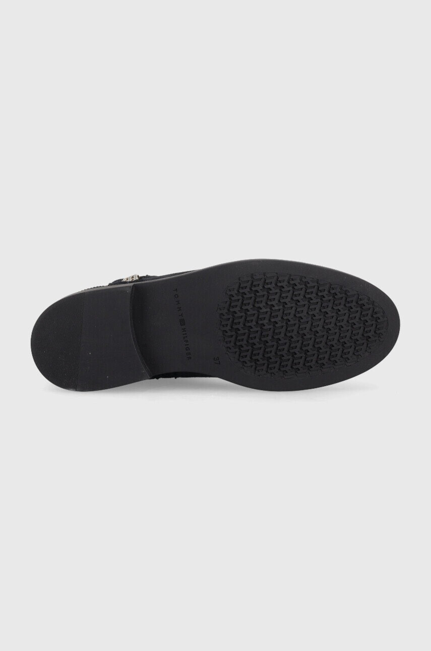 Tommy Hilfiger Велурени боти челси Th Essentials Flat Boot в тъмносиньо с равна подметка - Pepit.bg