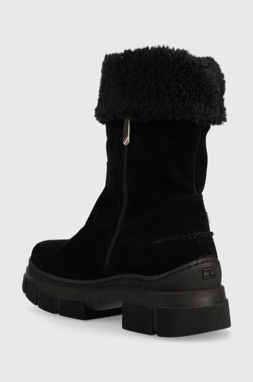 Tommy Hilfiger Велурени боти Warm Lining Suede Low Boot в черно с платформа с лека изолация - Pepit.bg