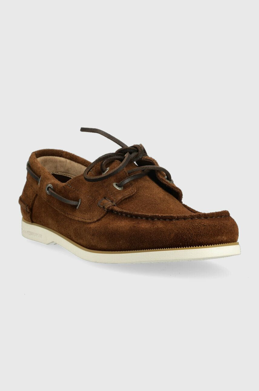 Tommy Hilfiger Велурени мокасини TH BOAT SHOE CORE SUEDE в кафяво FM0FM04505 - Pepit.bg