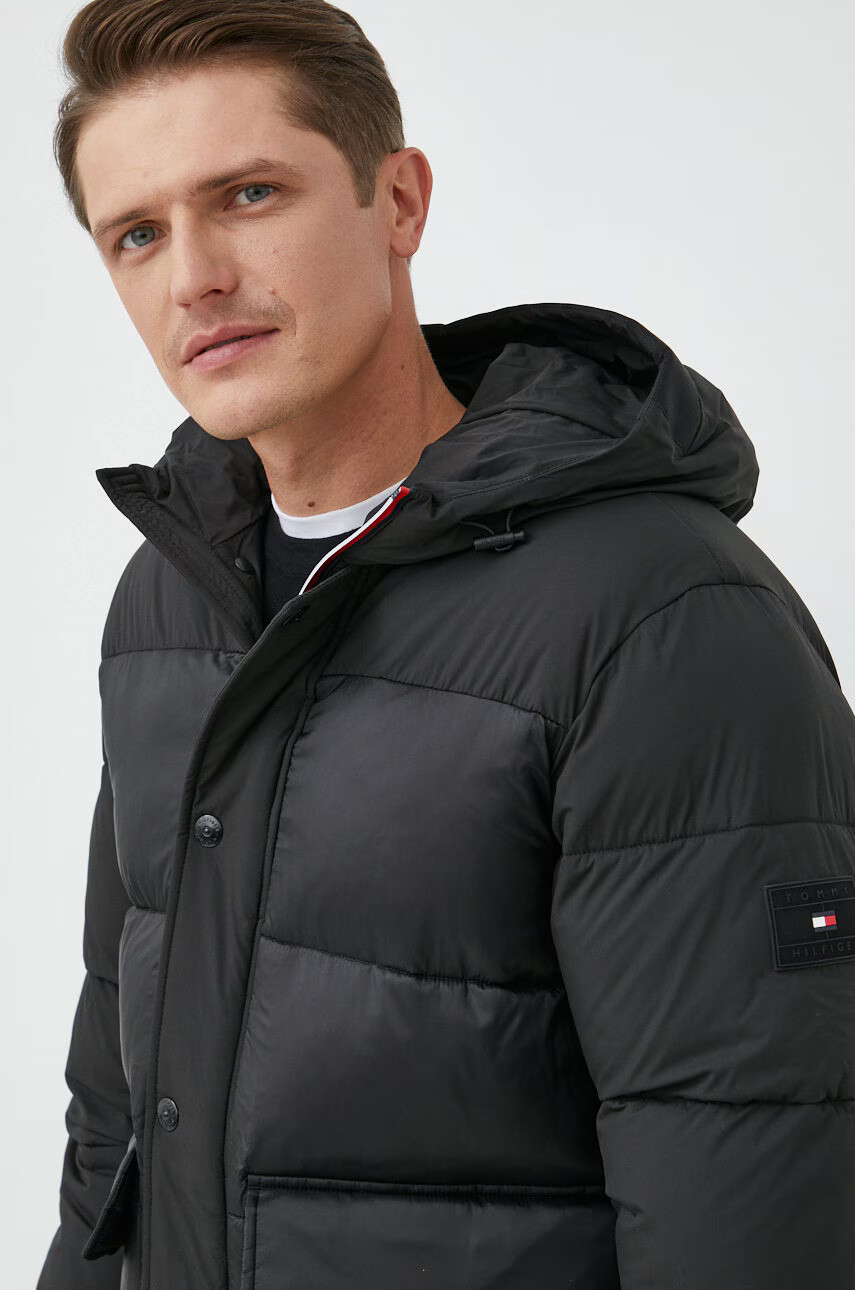 Tommy Hilfiger Яке в черно със зимна изолация - Pepit.bg