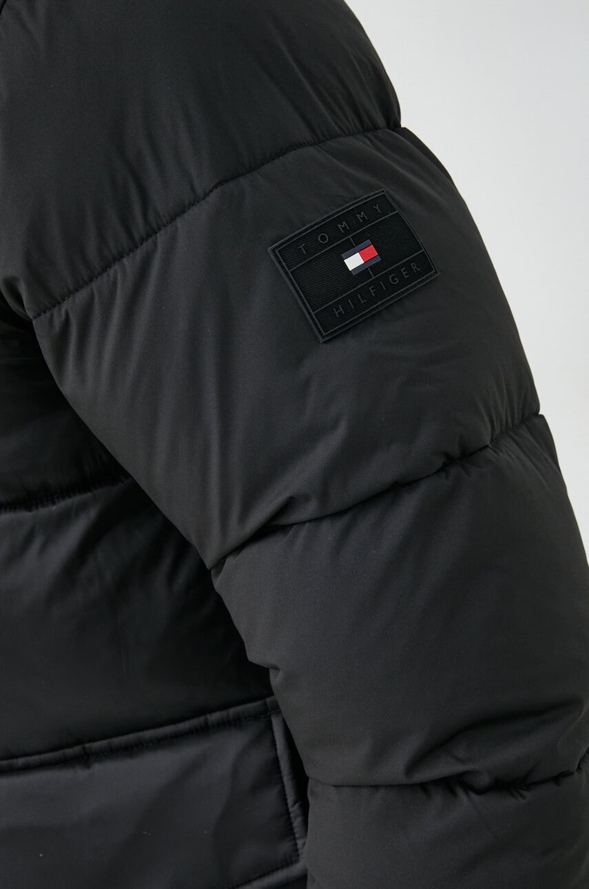 Tommy Hilfiger Яке в черно със зимна изолация - Pepit.bg