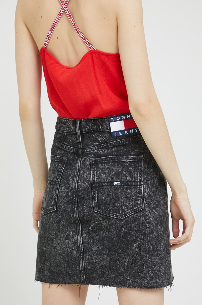 Tommy Jeans Дънкова пола - Pepit.bg