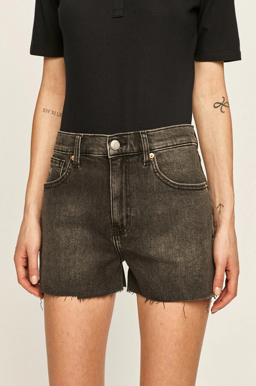 Tommy Jeans Дънкови къси панталони - Pepit.bg