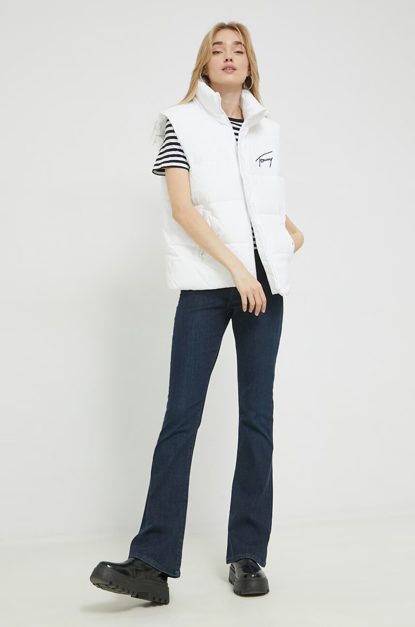 Tommy Jeans Елек дамски в бяло със зимна изолация - Pepit.bg