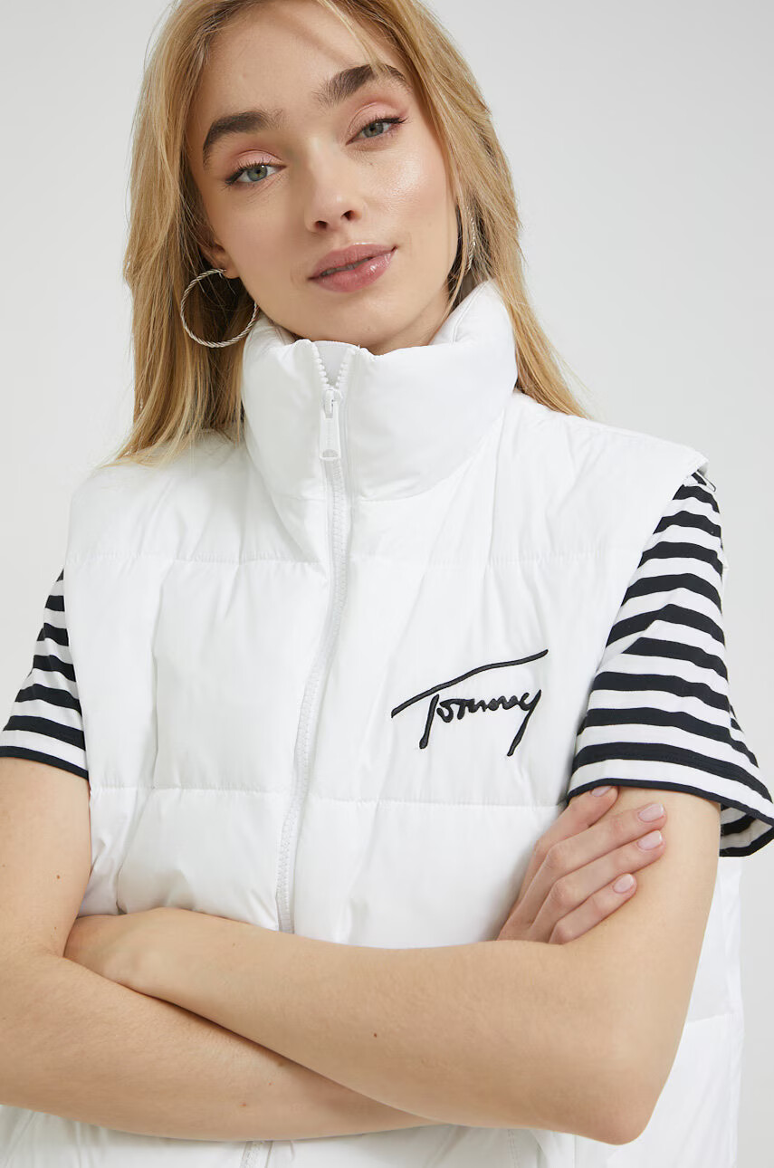 Tommy Jeans Елек дамски в бяло със зимна изолация - Pepit.bg