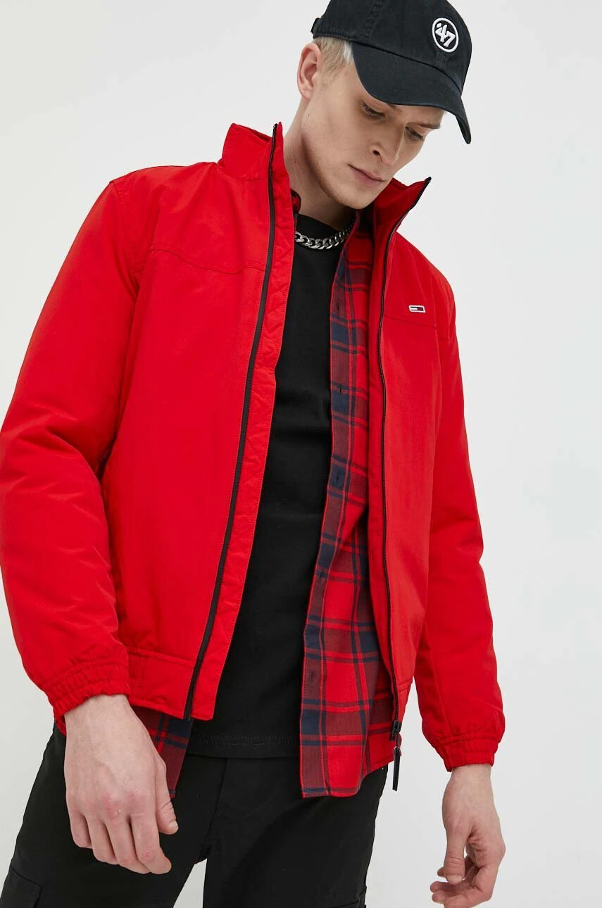 Tommy Jeans Яке в черно с преходна изолация - Pepit.bg